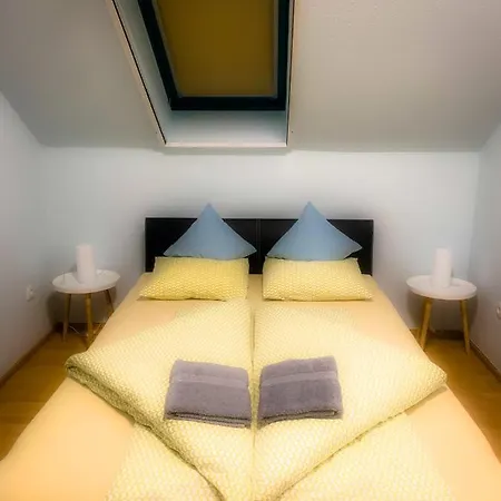 Rooftop Corner Apartment